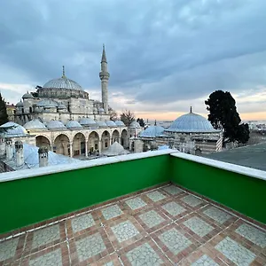 sultanahmette-deniz-manzaral-teras-dairemiz.istanbul-turkeyhotels.com/