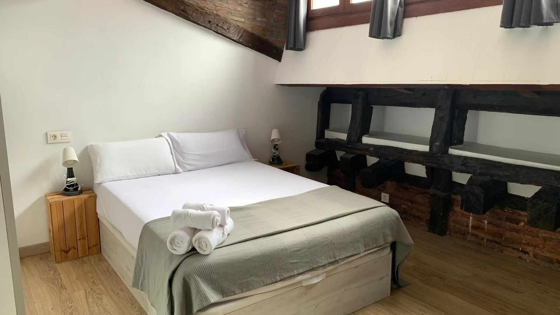Homestay Precioso Atico En Casco Viejo Apartment Bilbao